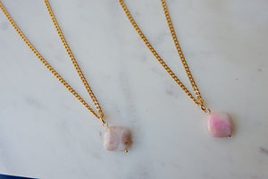 PINK AGATA "MARY" NECKLACE