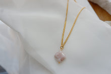 Load image into Gallery viewer, PINK AGATA &quot;MARY&quot; NECKLACE
