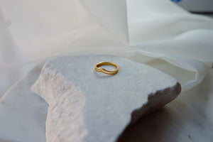 ETERNAL DELICATE GOLD RING